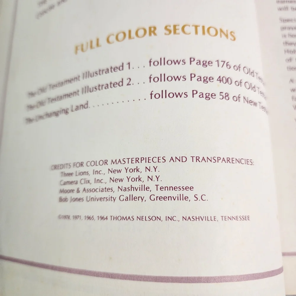 Vintage 1978 Holy Bible Family Life Edition Full Color Sections